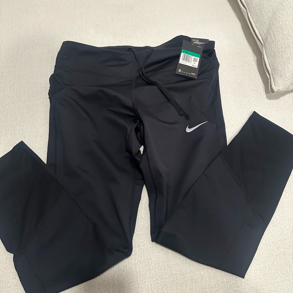 Nike Women's Black Active Leggings NWT